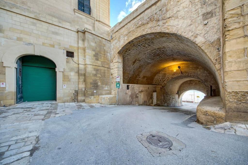 31 Sally Port Valletta Buitenkant foto